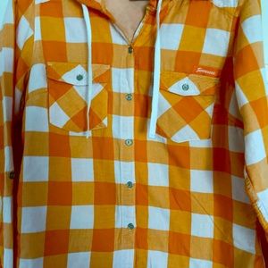 Columbia sz SM  University of TN Lightweight Checkerboard Shacket, FALL UT Game!